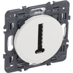 Legrand Prise 8 Contacts En Te Complet Blanc