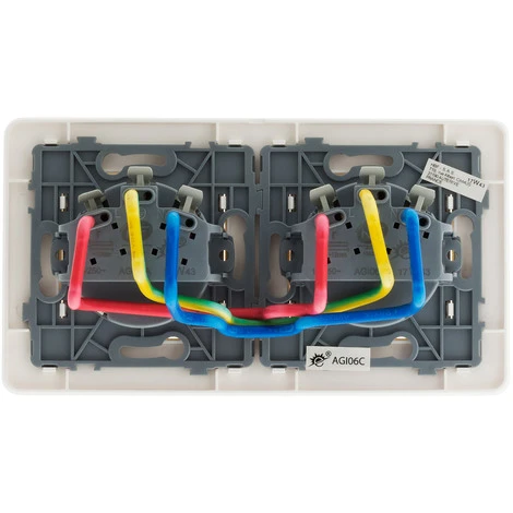 Double Prise 2P+T 16A Précâblée Blanc - Artezo 3 Double Prise 2P+T 16A Précâblée Blanc - Artezo – Image 3