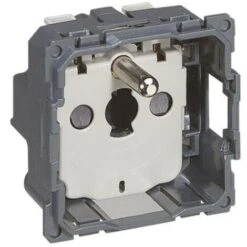 Legrand Prise De Courant Standard Français Céliane 16A 250V 2P+T Bornes Automatiques - 067111