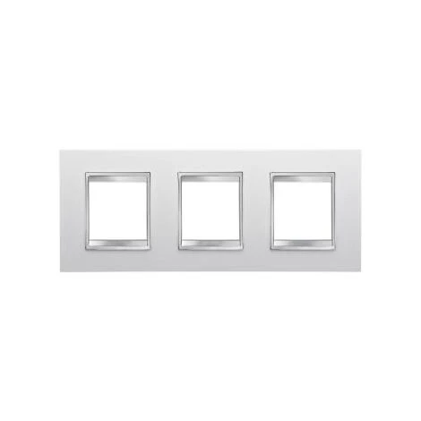 PLAQUE LUX INT. 2+2+2P H BLANC CRÈME GEWISS GW16226TB 1 PLAQUE LUX INT. 2+2+2P H BLANC CRÈME GEWISS GW16226TB