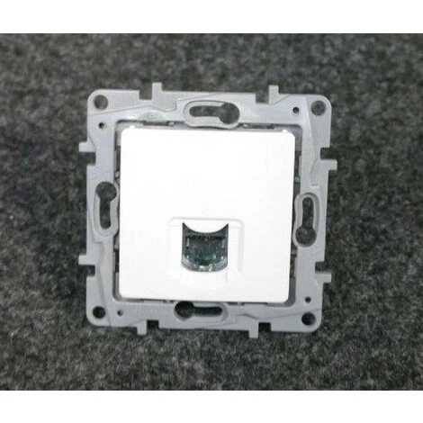 Legrand Prise Reseau RJ45 CAT5 FTP Blanc Pur Encastré Avec Support Sans Plaque NILOE 1 Legrand Prise Reseau RJ45 CAT5 FTP Blanc Pur Encastré Avec Support Sans Plaque NILOE