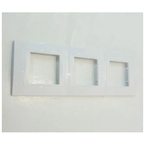 Schneider Electric Plaque Triple Blanche 3 Postes 3X2 Modules Verticale Entraxe 71mm UNICA 2 Schneider Electric Plaque Triple Blanche 3 Postes 3X2 Modules Verticale Entraxe 71mm UNICA – Image 2