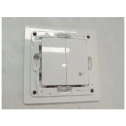 Interrupteur Simple Radio (émetteur) Blanc Pur Sans Fil Radio/zigbee à Pile 3V (fournie) Niloe LEGRAND 665101